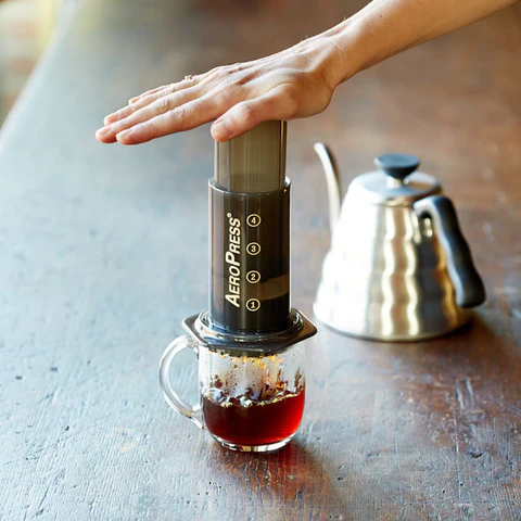 Preparo de café com AeroPress