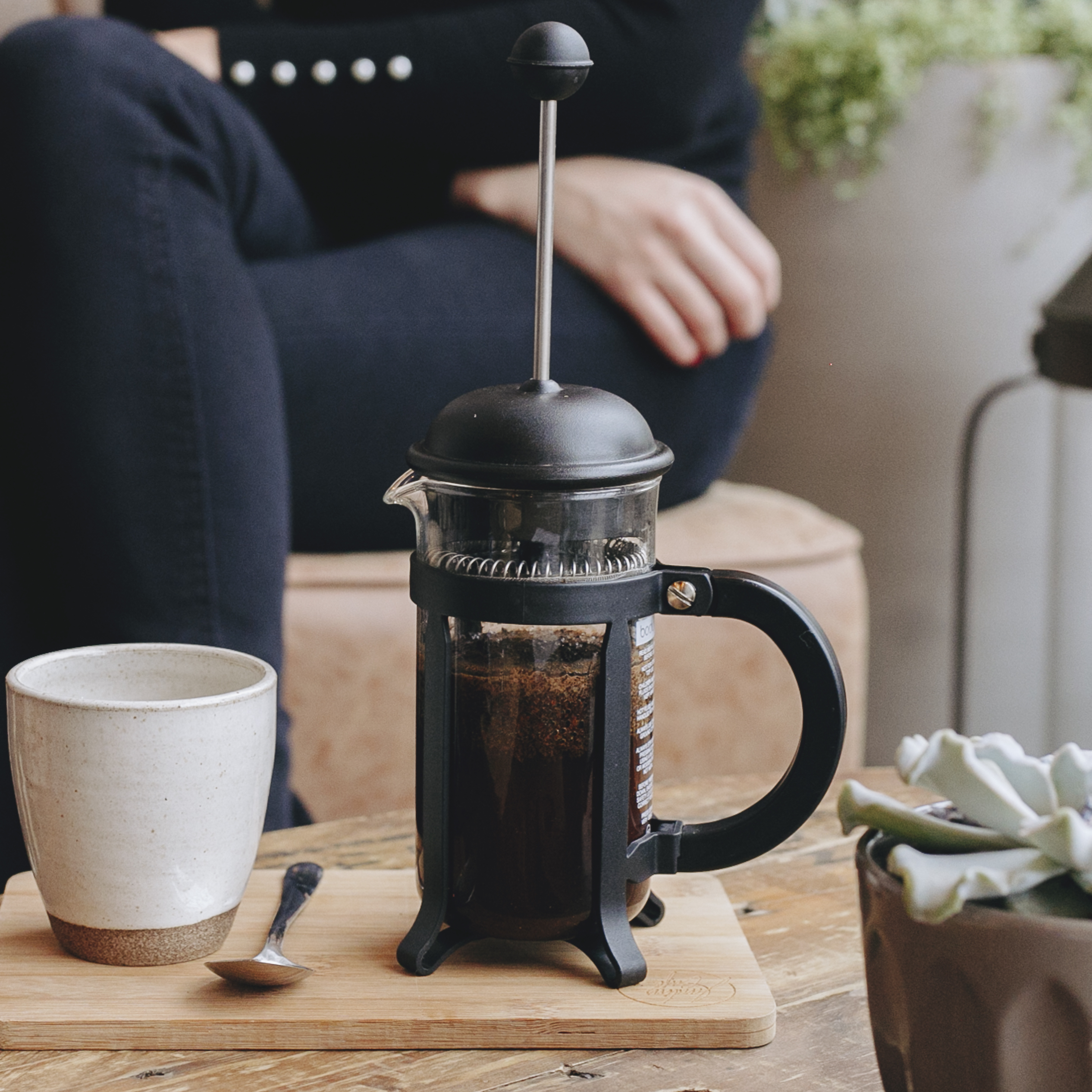 French Press em uso